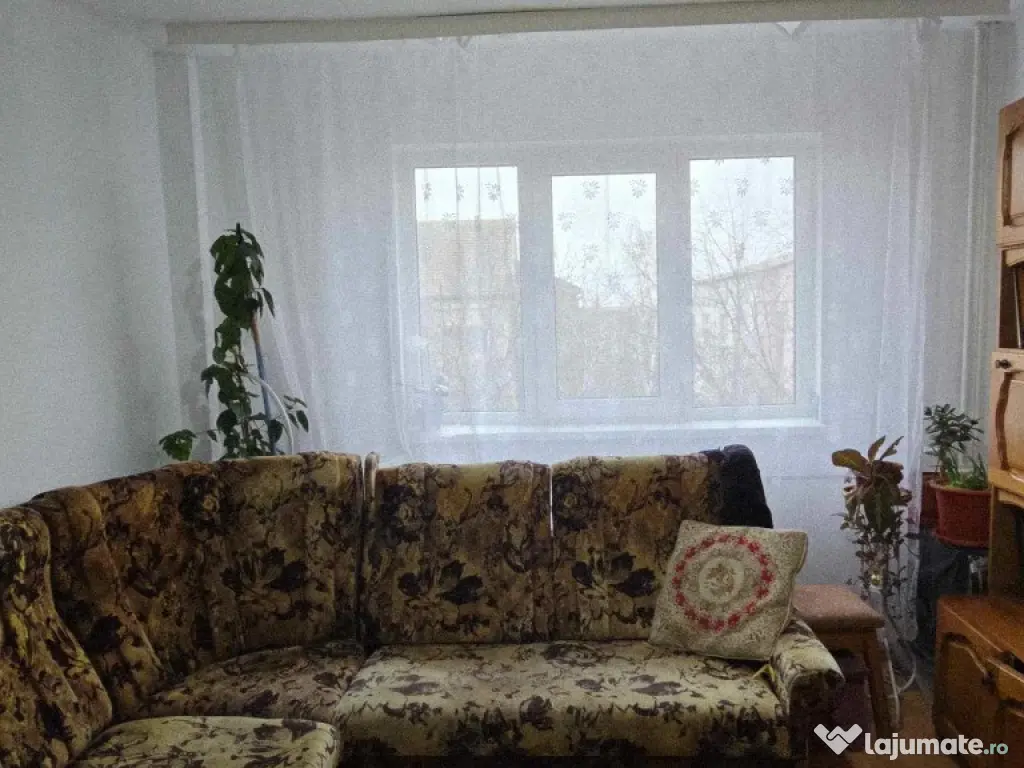 Ap 1 cam de vânzare str Cazaban, cart. Iosia 