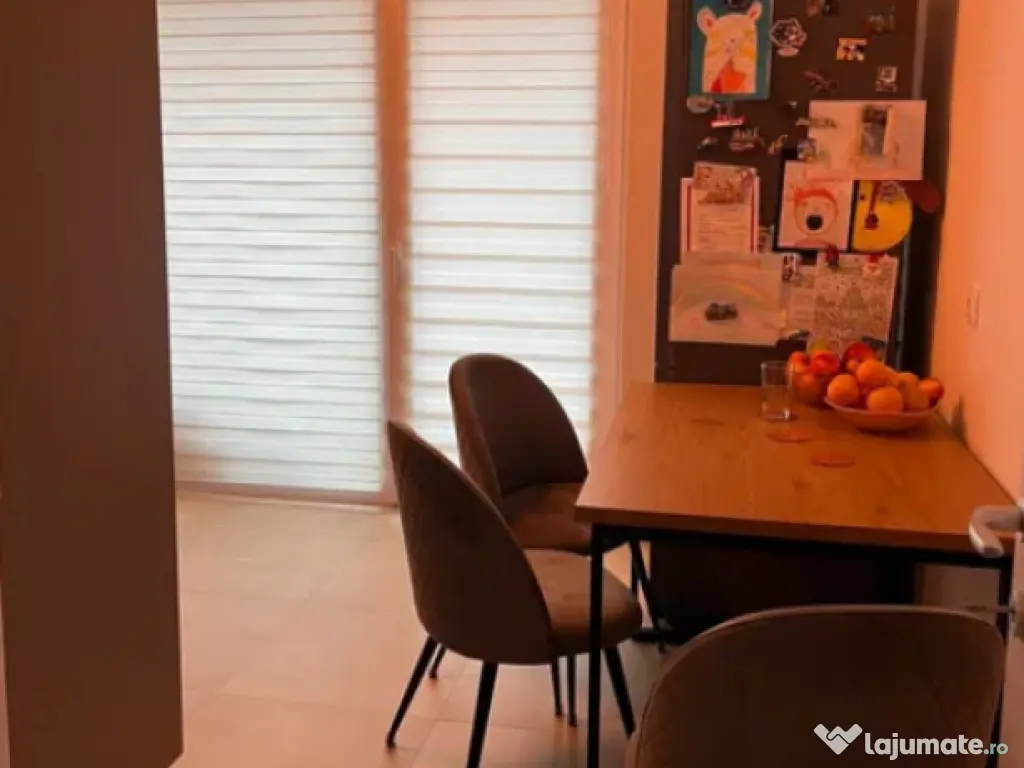 Apartament 3 camere, decomandat - zona Tractorul