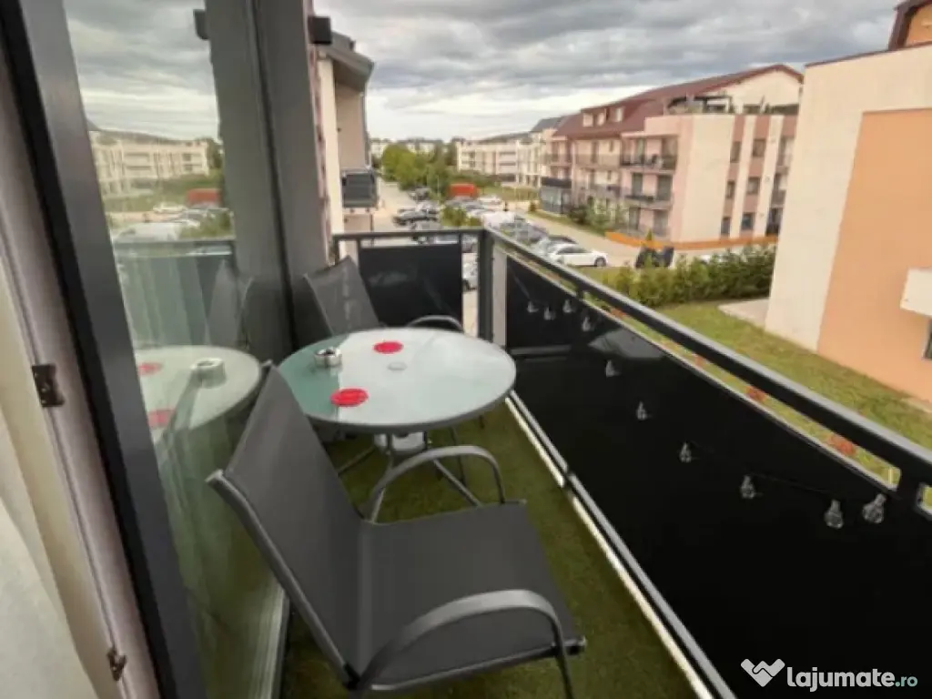 Apartament 3 camere, decomandat - zona Tractorul