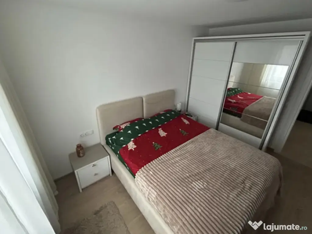 Apartament 3 camere, decomandat - zona Tractorul