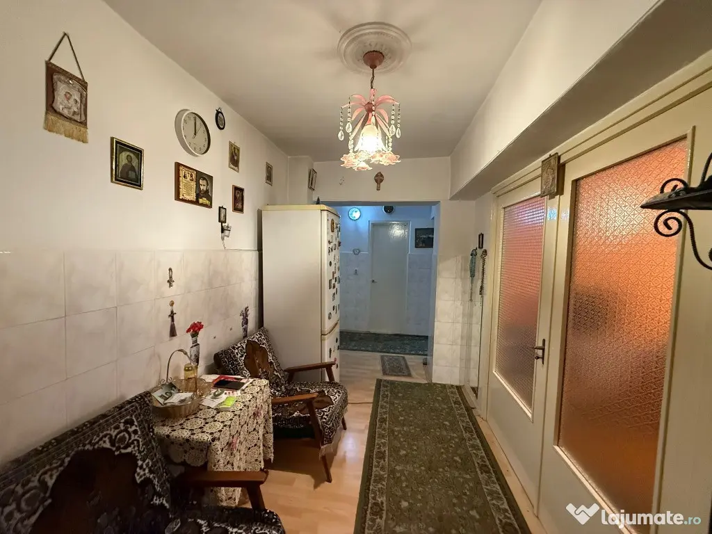 Apartament 3 camere,decomandat,etaj 1, Zona Balcescu 