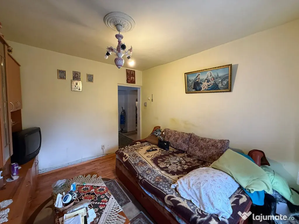 Apartament 3 camere,decomandat,etaj 1, Zona Balcescu 