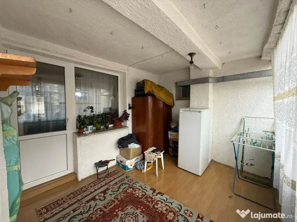 Apartament 3 camere,decomandat,etaj 1, Zona Balcescu 