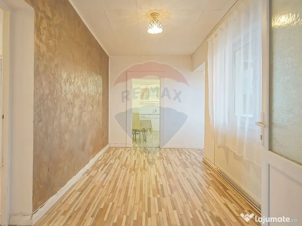 COMISION 0 | Apartament 4 camere + Curte | Zona Tractorul 