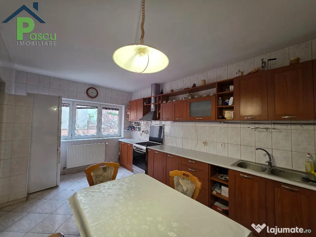 Vila Brancoveanu, Alunisului, S+P+1+M, 311 mpu, teren 200 mp 