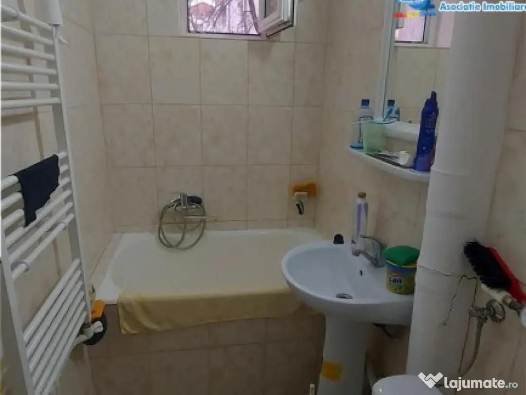 Apartament 3 camere boxa, parter, zona Complex Bulevard!