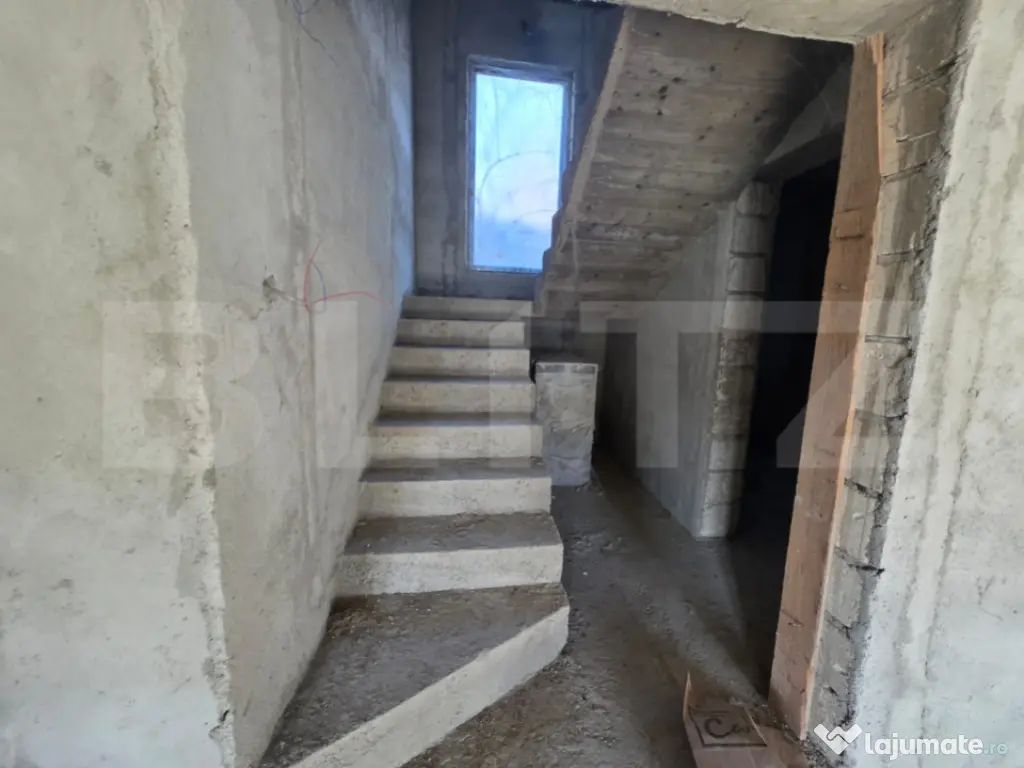 VILĂ IMPUNĂTOARE ÎN VIFORATA – INVESTIȚIE SAU REZIDEN?