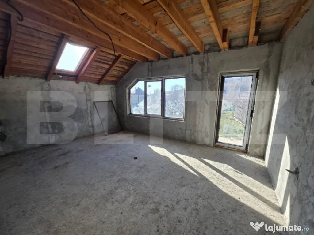 VILĂ IMPUNĂTOARE ÎN VIFORATA – INVESTIȚIE SAU REZIDEN?