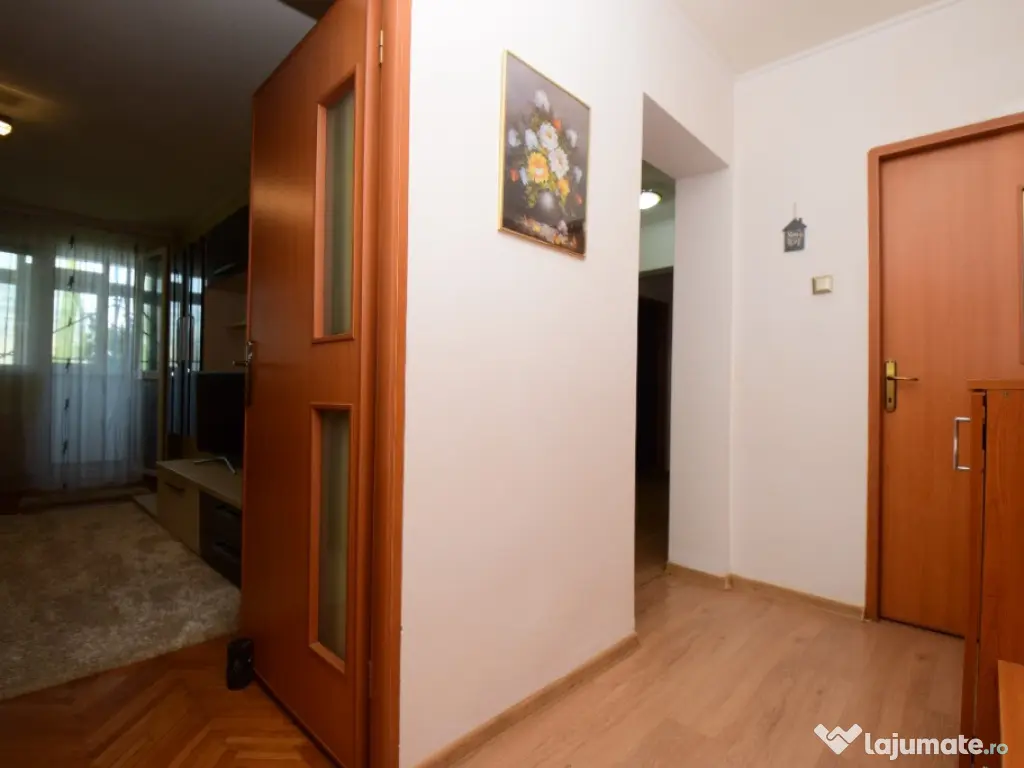 Metrou Nicolae Grigorescu, bloc H cărămidă, boxă, decomandat, 2 băi 