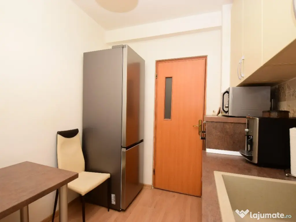 Metrou Nicolae Grigorescu, bloc H cărămidă, boxă, decomandat, 2 băi 