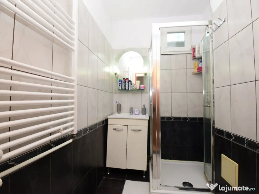 Metrou Nicolae Grigorescu, bloc H cărămidă, boxă, decomandat, 2 băi 