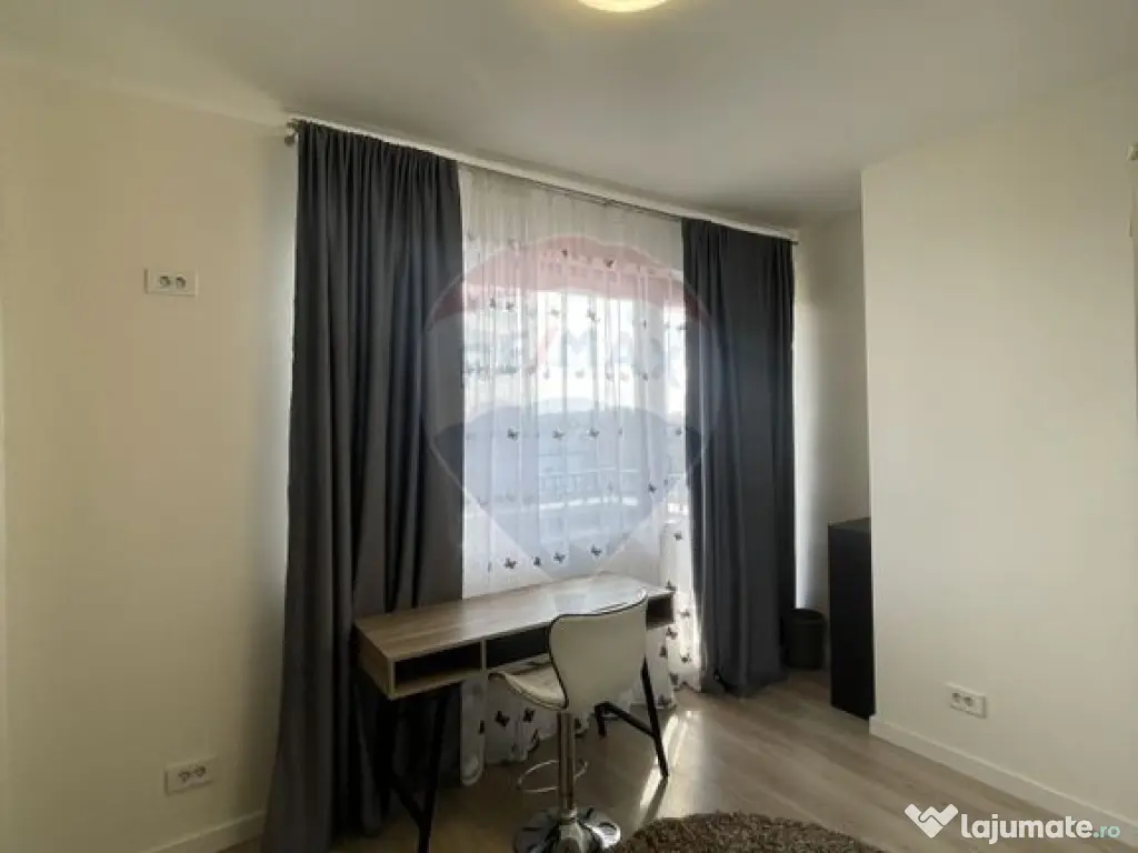 Apartament 3 camere, terasa 20 mp, Otopeni central