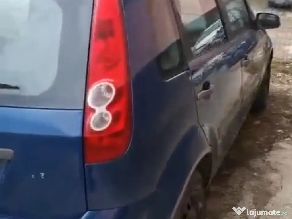 Ford Fiesta 1.3 benzina 2007 avariata 