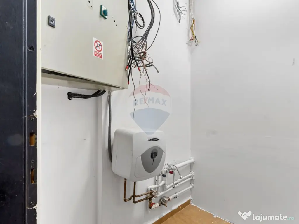 Spațiu comercial cu vad stradal de inchiriat in zona Pia... 