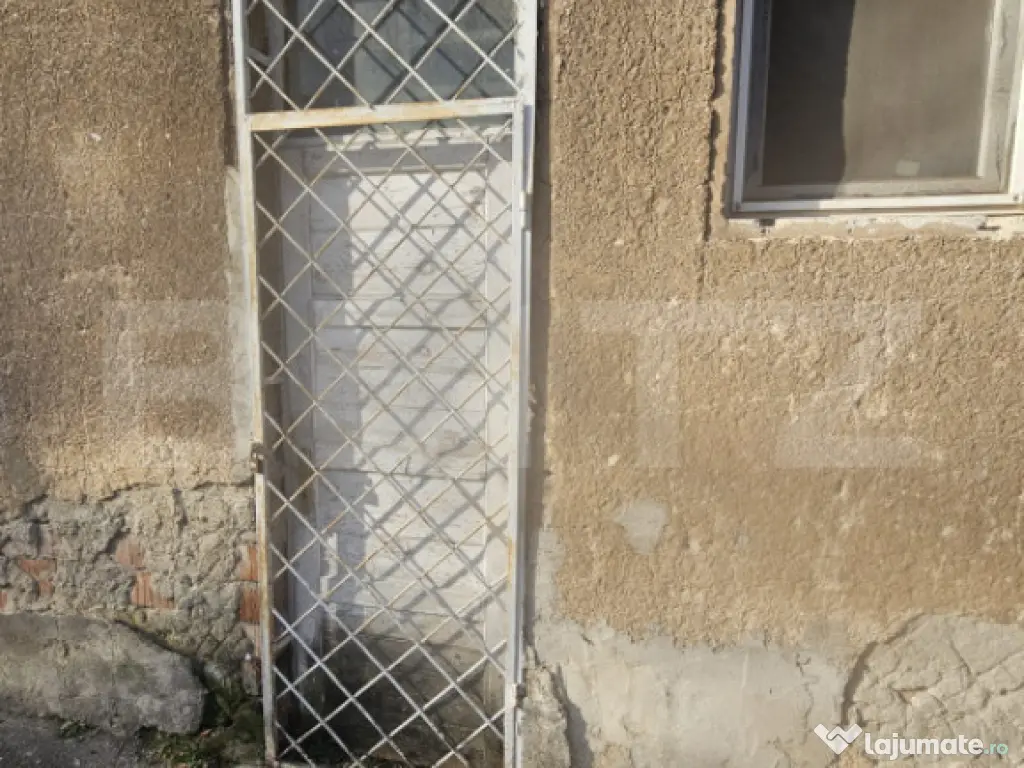 Spațiu comercial 100 mp, parter, cu vitrină – Hunedoara,