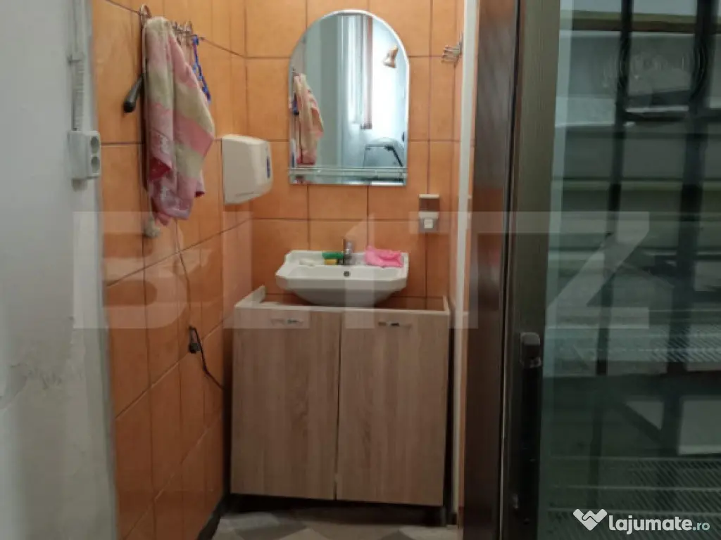 Spațiu comercial 100 mp, parter, cu vitrină – Hunedoara,