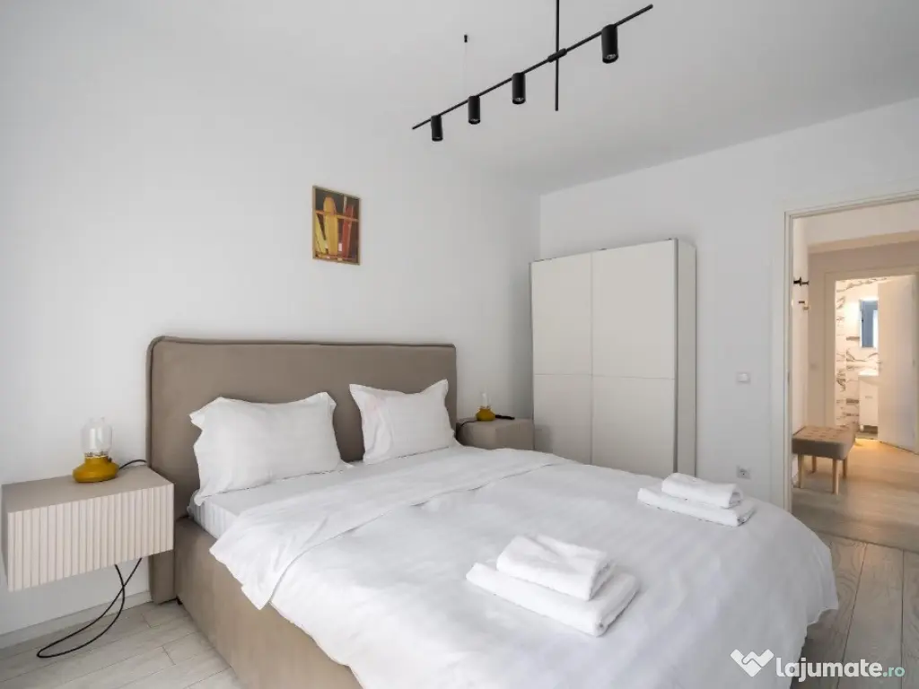 3 camere, 2 bai, NOU, centrala proprie, decomandat, LA CHEIE 