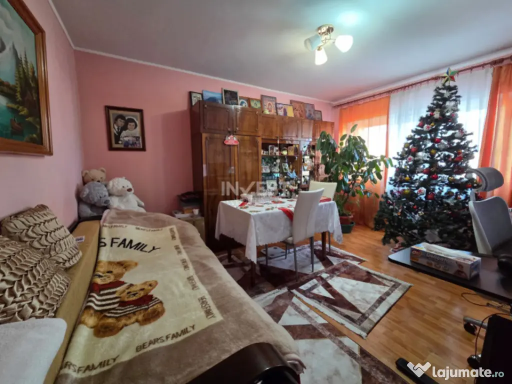 DE VANZARE-APARTAMENT 4 CAMERE-DECOMANDAT-DACIA 