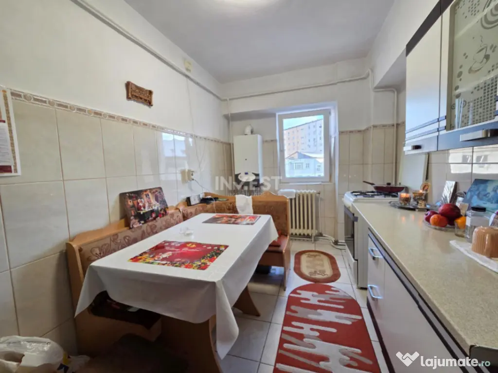 DE VANZARE-APARTAMENT 4 CAMERE-DECOMANDAT-DACIA 