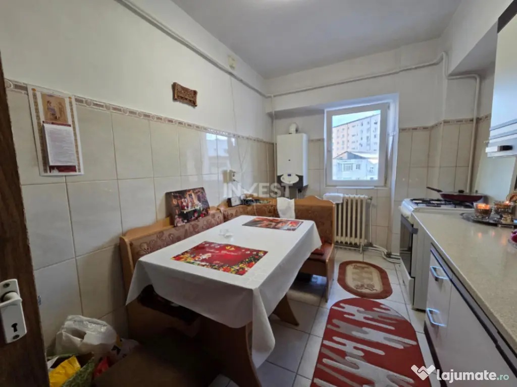 DE VANZARE-APARTAMENT 4 CAMERE-DECOMANDAT-DACIA 