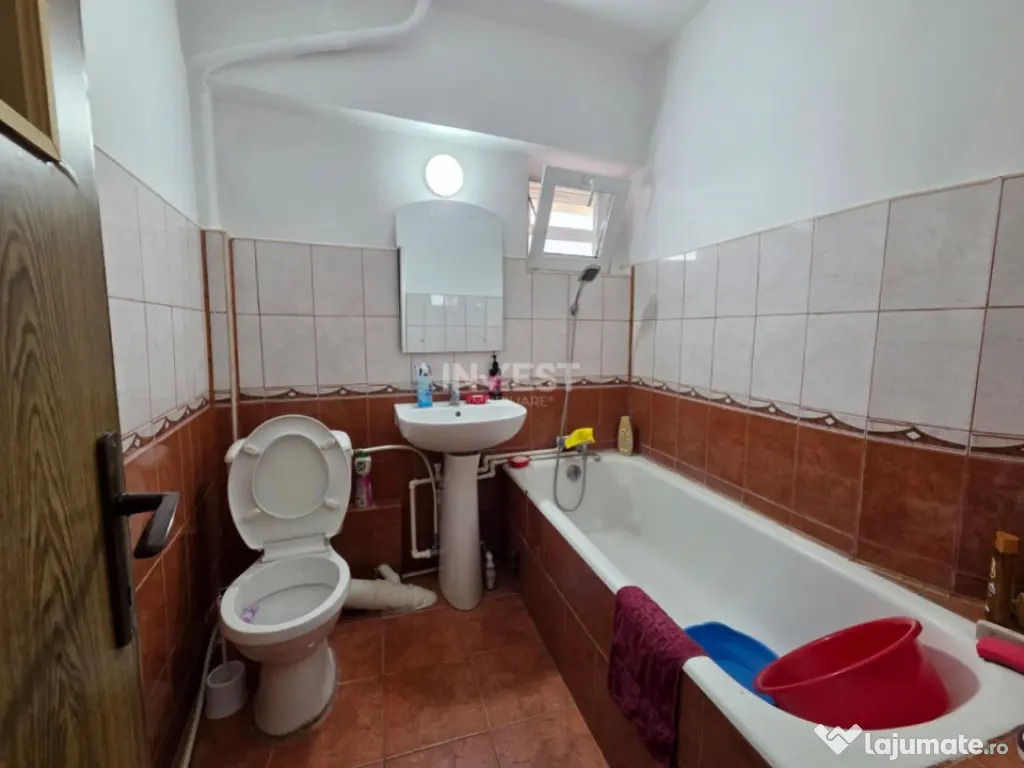 DE VANZARE-APARTAMENT 4 CAMERE-DECOMANDAT-DACIA 