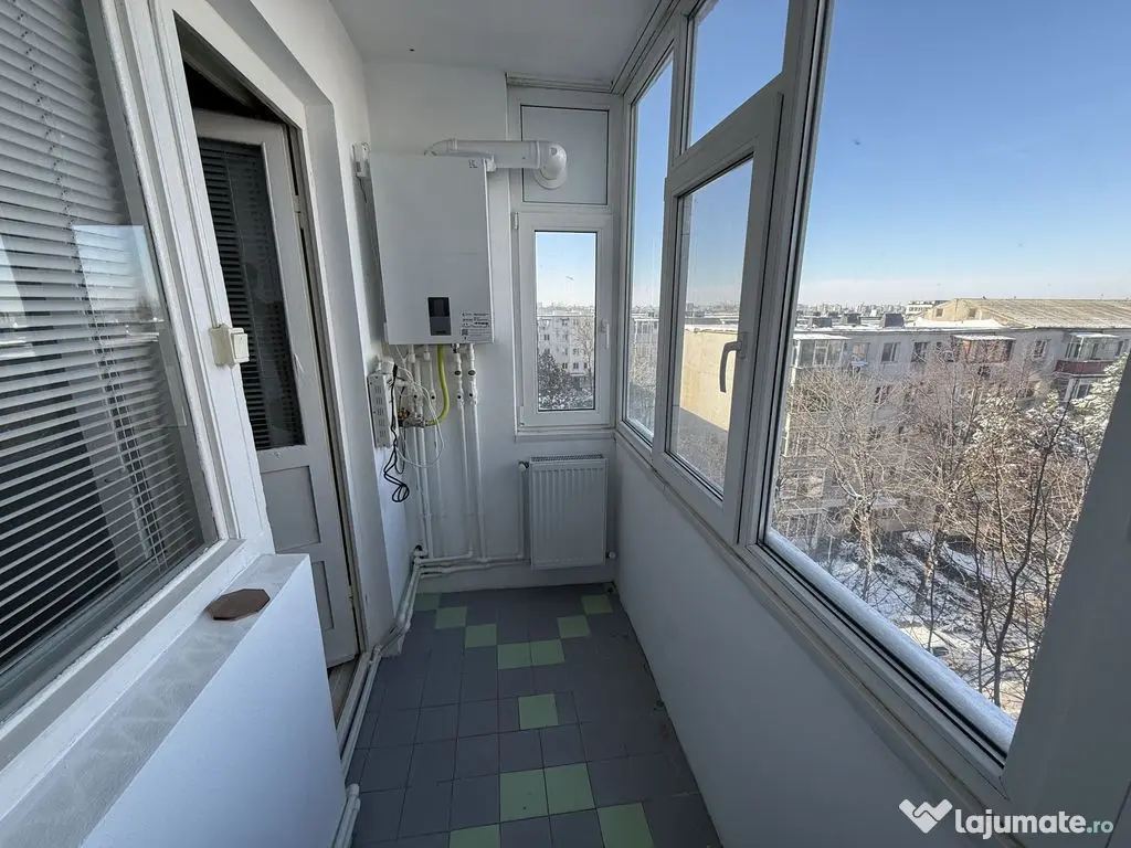 Apartament 3 camere zona Casa de Cultura 