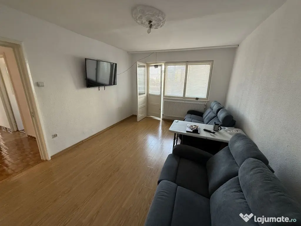 Apartament 3 camere zona Casa de Cultura 