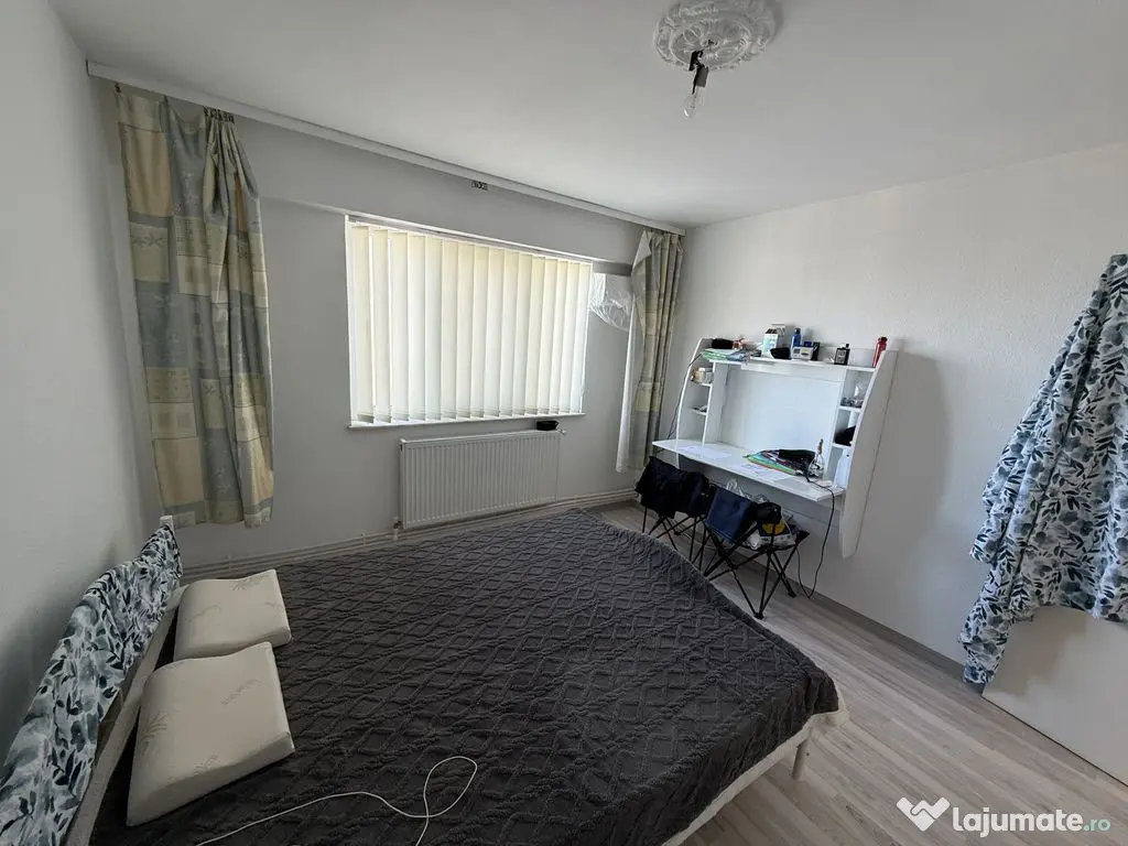 Apartament 3 camere zona Casa de Cultura 