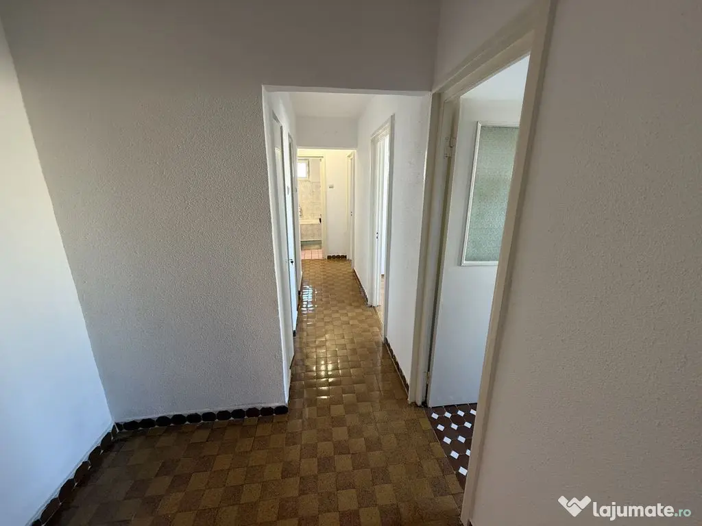 Apartament 3 camere zona Casa de Cultura 