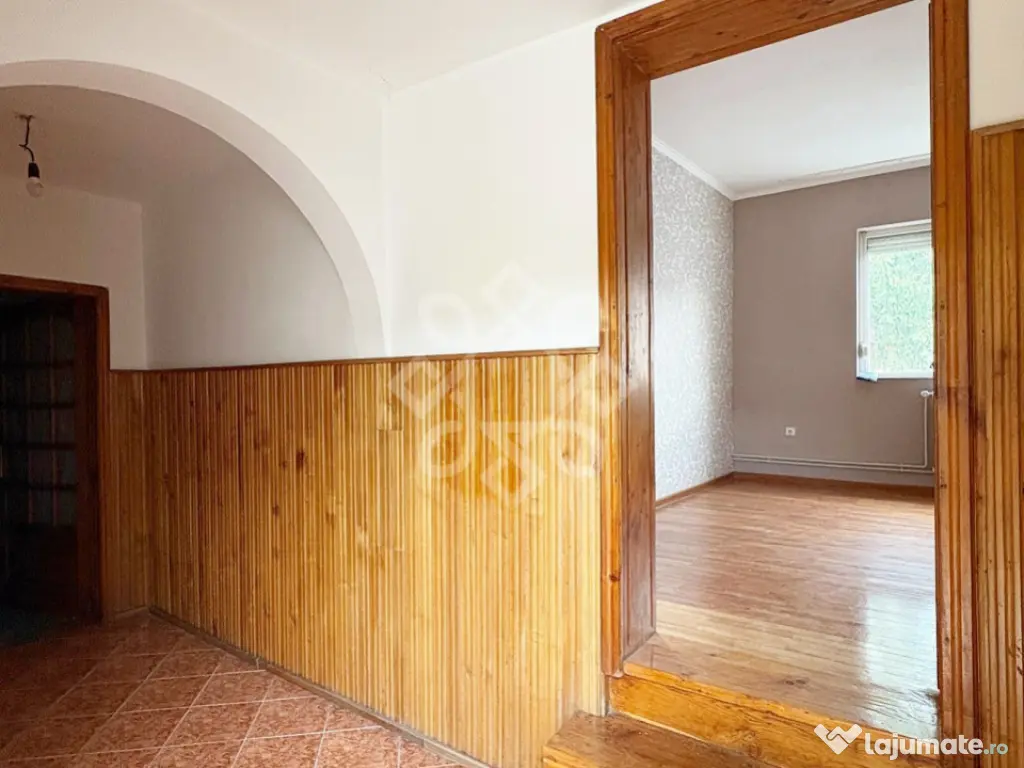 Casa si spatiu de productie in Iosia, teren 839 mp 