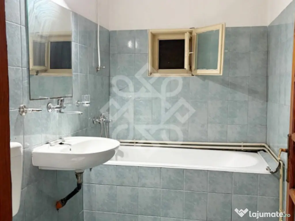 Casa si spatiu de productie in Iosia, teren 839 mp 