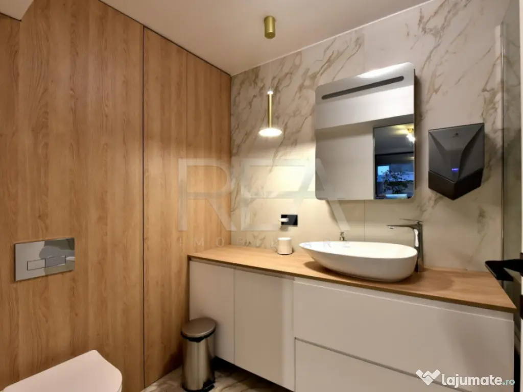 Blue Velvet in Cloud 9– Duplex Parter | Groundfloor Duplex 