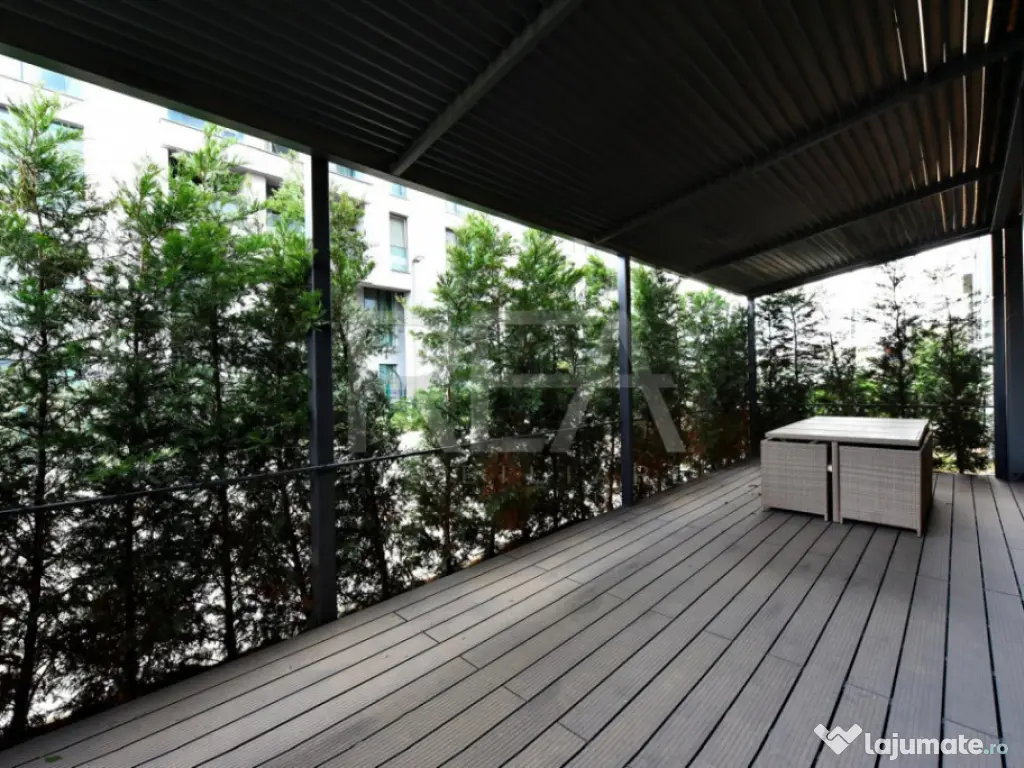 Blue Velvet in Cloud 9– Duplex Parter | Groundfloor Duplex 