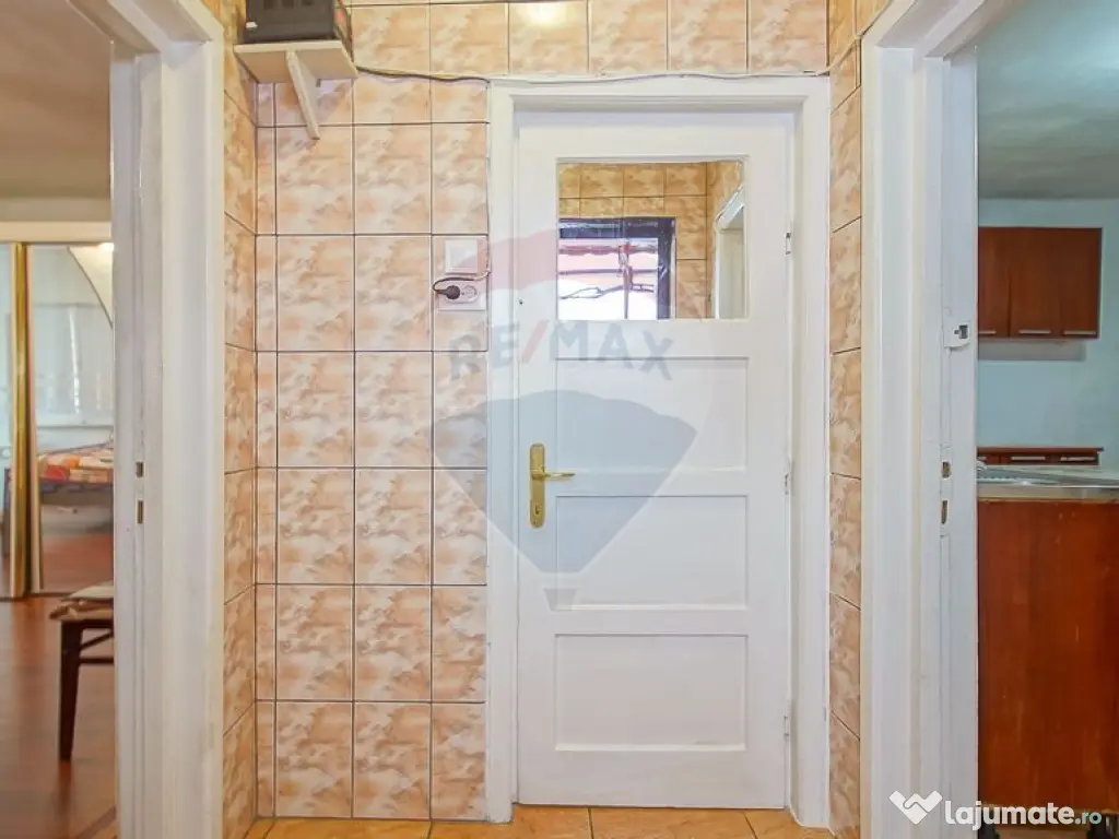 Proprietate cu 2 apartamente și garaj, Schei 