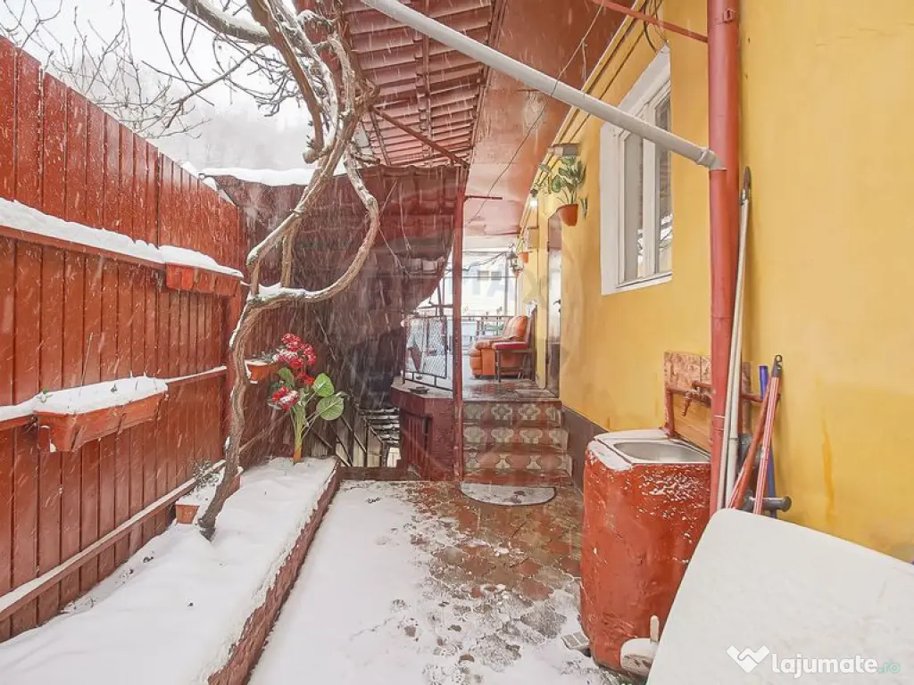 Proprietate cu 2 apartamente și garaj, Schei 