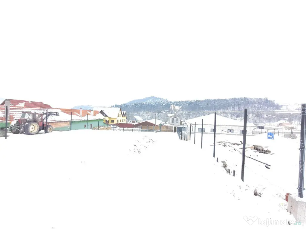 Teren intravilan de 769 mp cu priveli#537;te frumoasa catre