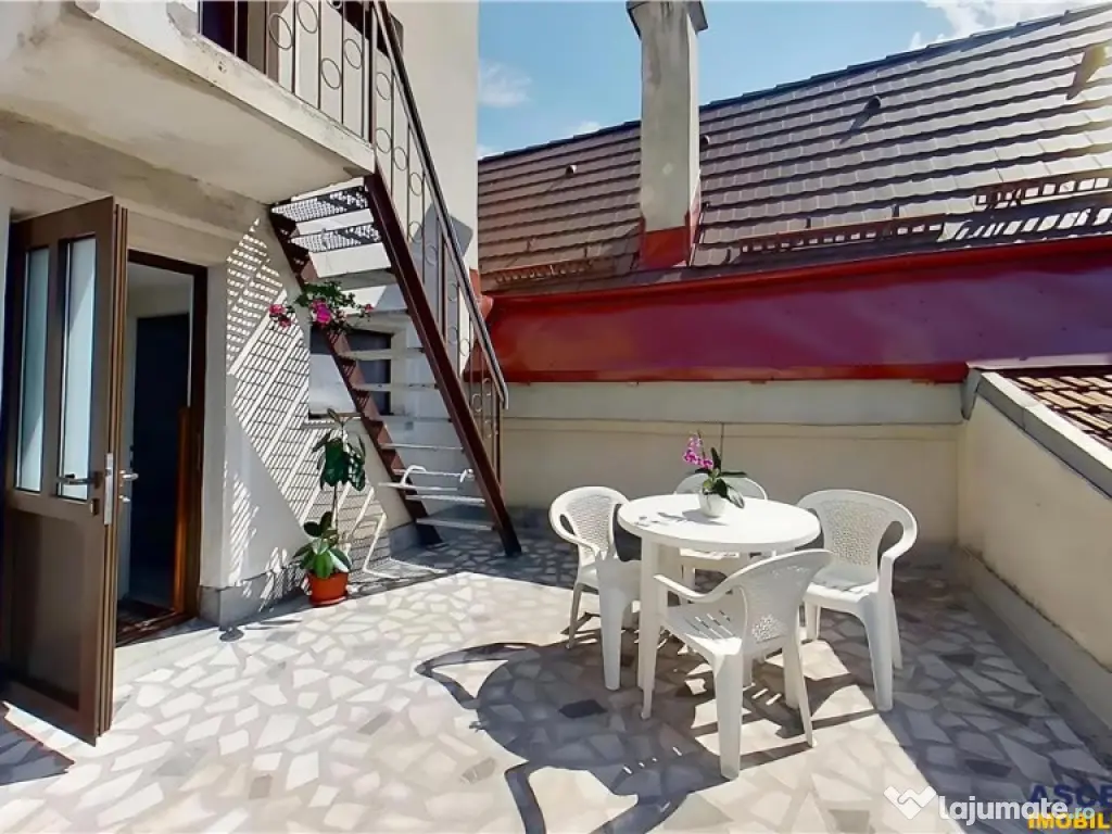 3D!LIVE! Casa cu vatra traditionala,gradina, garaj,facilitat