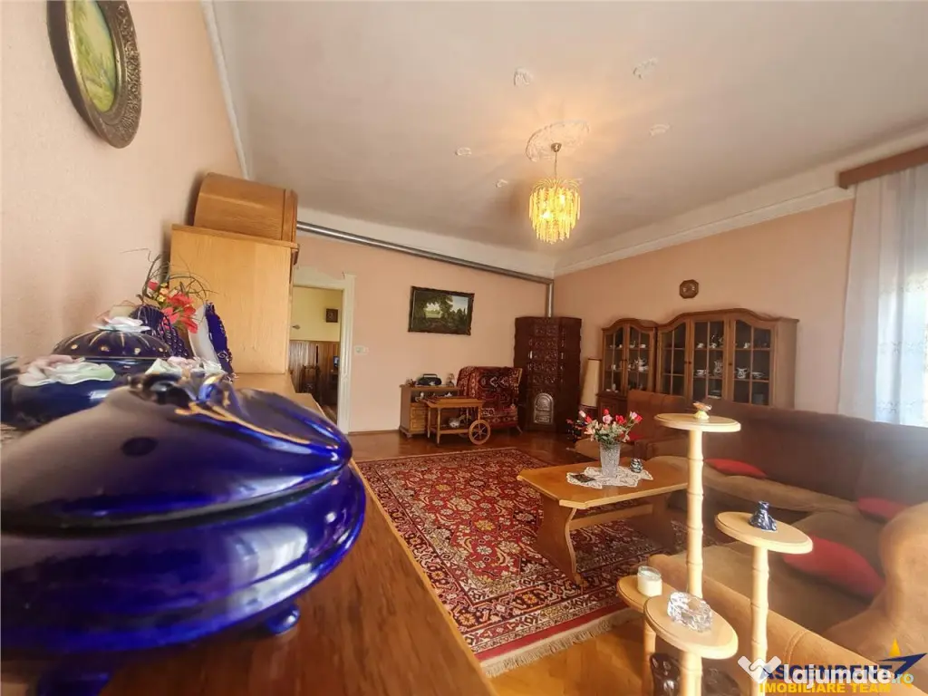 3D!LIVE! Casa cu vatra traditionala,gradina, garaj,facilitat