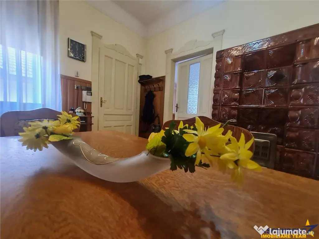 3D!LIVE! Casa cu vatra traditionala,gradina, garaj,facilitat