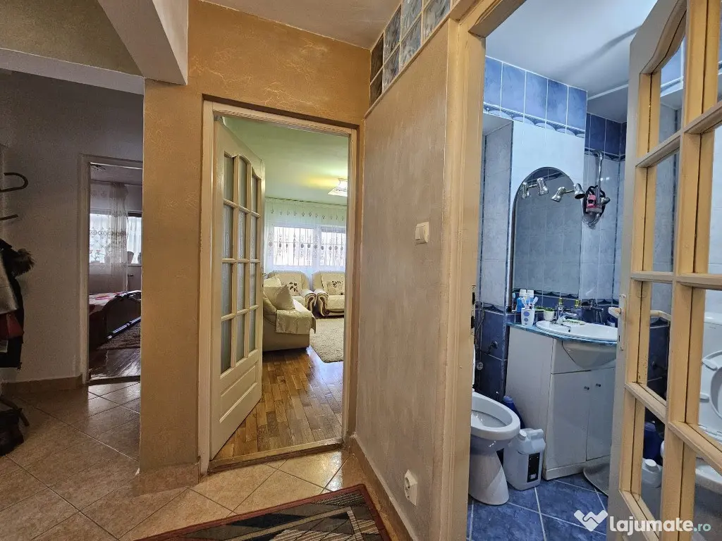 Apartament 3 camere,parter – Zona Piața Centrala 