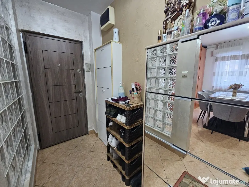 Apartament 3 camere,parter – Zona Piața Centrala 