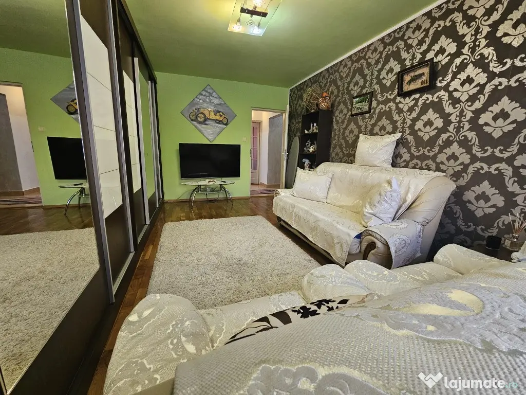 Apartament 3 camere,parter – Zona Piața Centrala 