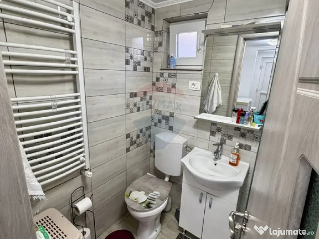 Casă / Vilă cu 4 camere de vânzare în zona Central