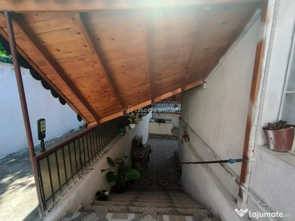 Resita Muncitoresc Casa Zona Lini#537;tit#259;