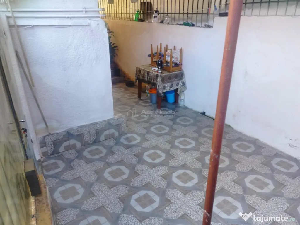 Resita Muncitoresc Casa Zona Lini#537;tit#259;