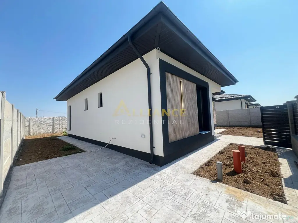 Casa individuala_teren 370 mp_4 camere_ PANOURI FOTO_strada