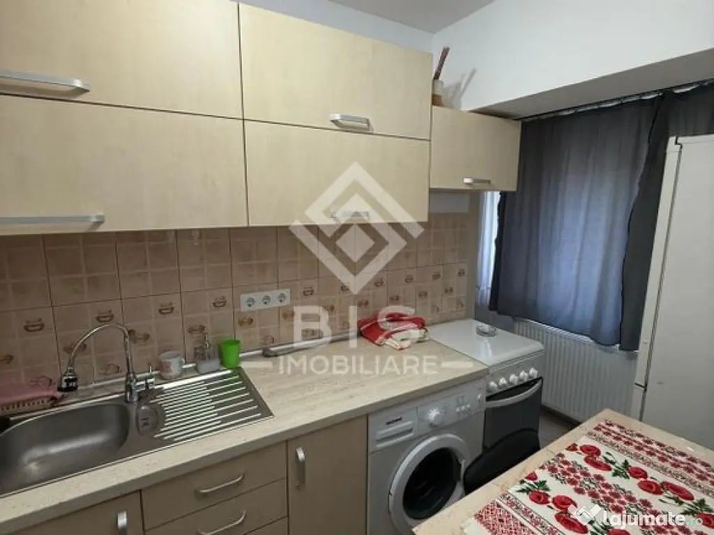 Garosniera de vânzare strada Carpați 