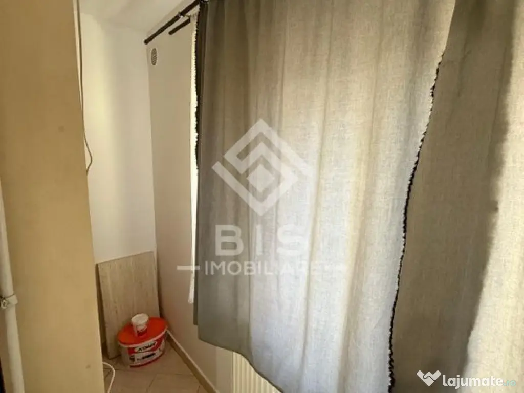 Garosniera de vânzare strada Carpați 