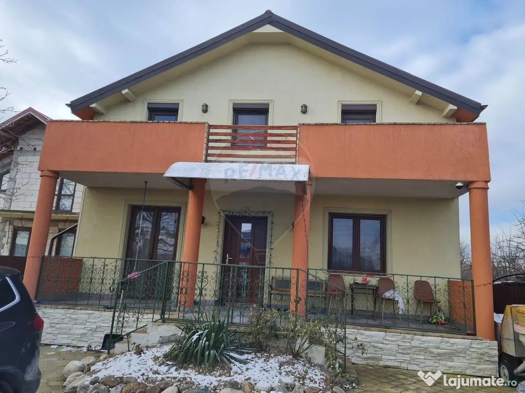 Vila moderna P+M cu 4 camere de vânzare