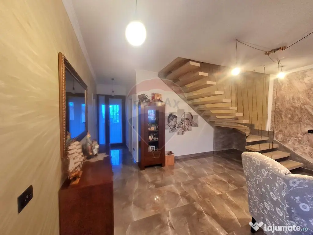 Vila moderna P+M cu 4 camere de vânzare